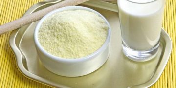 Negociatat sekrete: Si lobuan bosët e qumështit për të hequr taksën për qumështin pluhur