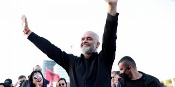 Kryeministri Rama jep lajmin emocionues: Shqipëria në serialin e famshëm holandez!