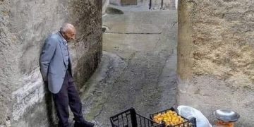 Dinjitet në një foto… Ndershmëri!