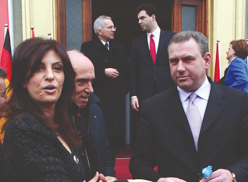 Bylykbashi nga Elbasani bëhet klloun me dëshirë: Mos ma prekni Saliun! Enveristët në politik më bashkuan me Foltoren e “demokomunistit”!
