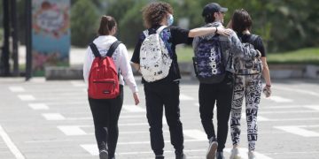 Sa e lumtur është bota?! Shqiptarët më optimistët në rajon