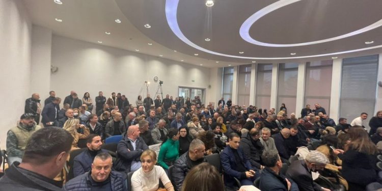 Zbardhen diskutimet mes anëtarëve të Këshillit Kombëtar të PD: Koha që Basha të drejtojë pa dualitet, ky është moment historik