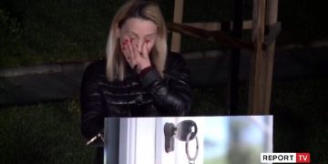 Dhuruan 500 banesa për banorët e prekur nga tërmeti, përlotet kryebashkiakia e Laçit: Ky vit i ri do ngelet gjatë në kujtesën tuaj, po merrni dhuratë shtëpitë