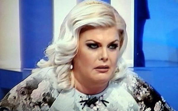 Nuk e kishim parë kurrë kaq të revoltuar! Eni bën telefonatën e pazakontë direkt nga studio