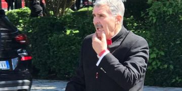 Kujtim Gjuzi reagon ndaj Ervin Kokpalarit: Sa të jem gjallë unë se lëshoj Partinë Konservatore