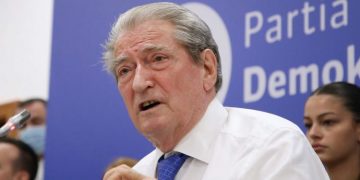 (Dele)gatët që joshen e shkojnë pas “ujkut” Berisha dhe kuvendi “kapsollë” anti-SHBA