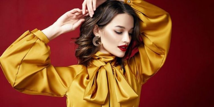 Pesë ide për look-un e Vitit të Ri: Të veshura kështu do të jeni në qendër të vëmendjes!