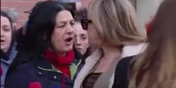 Incidenti në selinë blu, Kreshnik Spahiu nxjerr foton që po qarkullon me shpejtësi në rrjet dhe bën deklaratën e fortë: Paçit faqen e zezë. Vrituni me njëri-tjetrin, por…