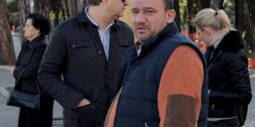 Tabloja surreale: Nga PD kërkojnë hetimin, ish-ministrat “vulë humbur” të PS-së mbrojnë Berishën