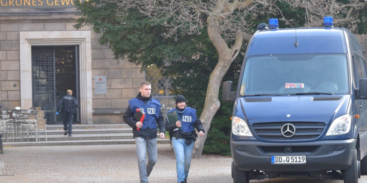 Kërcënimet me vdekje ndaj kryetarit të këtij shteti gjerman dhe disa zyrtarëve të lartë! Policia nis bastisjet. Mediat japin alarmin: Një grup personash plan për të vrarë dhe politikanë të tjerë