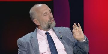 Alfred Cako bën “zbulimin” e madh: 100 mln € e fshehura që shkatërruan marrëveshjen Basha-Berisha! Ja kush do jetë kryeministër në vitin 2025 sipas planeve të ish-kryeministrit