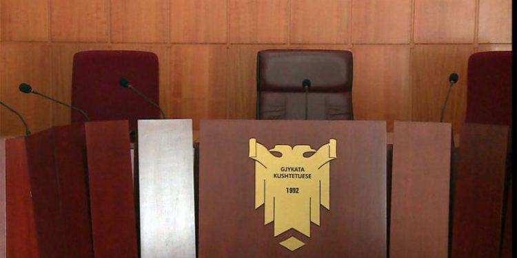 Ilir Meta vazhdon të sabotojë zgjedhjen e kandidatëve për Kushtetuesen, njerëzit e tij kërkojnë të bllokojnë zëvendësimin e Vitore Tushës