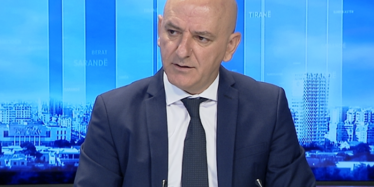 “Ky është skenari i Berishës”, Roland Bejko plas deklaratën e fortë dhe parashikon se çfarë do të ndodhë në 11 Dhjetor: Mbreti del lakuriq!