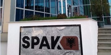 Ndërkombëtarët të zhgënjyer me drejtësinë e re me “mballoma” të vjetra: Presim hetimet ndaj pushtetarëve të zhytur në afera, korrupsioni nuk luftohet me fjalë