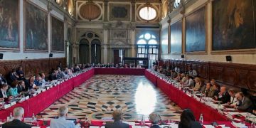 Komisioni i Venecias vendos pro zgjatjes së mandateve të vetingut: Janë zbatuar kriteret, shtyrja është në përputhje me standardet