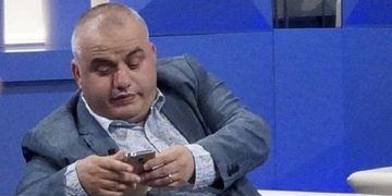 “Nari më tha…”! Artan Hoxha zbulon bisedën private me vëllain e Lefter Kokës: Klodian Zoto dhe Stela Gugallja nuk janë larguar nga Shqipëria