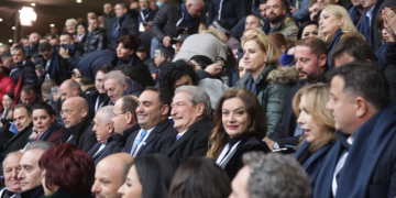 Sali Berisha bën publik planin që ka përgatitur për goditjen e radhës ndaj Lulzim Bashës, i jep gjithashtu postin e rëndësishëm Albana Vokshit