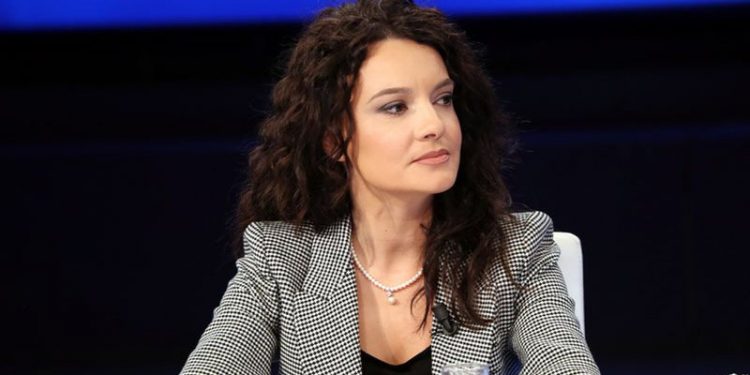 “Ikte në 5 të mëngjesit me avion për të mos u paraqitur në…”! Elisa Spiropali: Lulzim Basha nuk e mund dot Sali Berishën