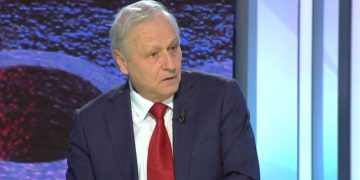 A prek Berishën çështja e dekrimimalizimit? Përgjigjet Kristaq Kume: Publiku është i bombarduar me informacion