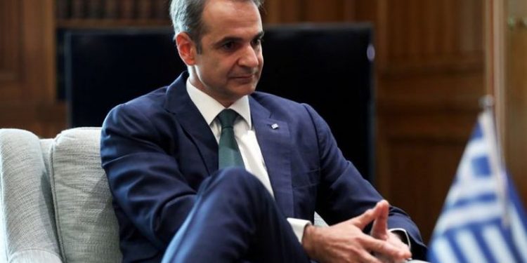 Lajm i mirë për emigrantët shqiptarë në Greqi! Gazetari zbulon vendimin që ka marrë Mitsotakis