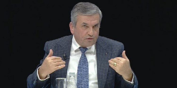 Idajet Beqiri: Berishën e prek edhe ligji aktual, personat e shpallur të padëshiruar nga SHBA nuk mund të jenë në Parlament