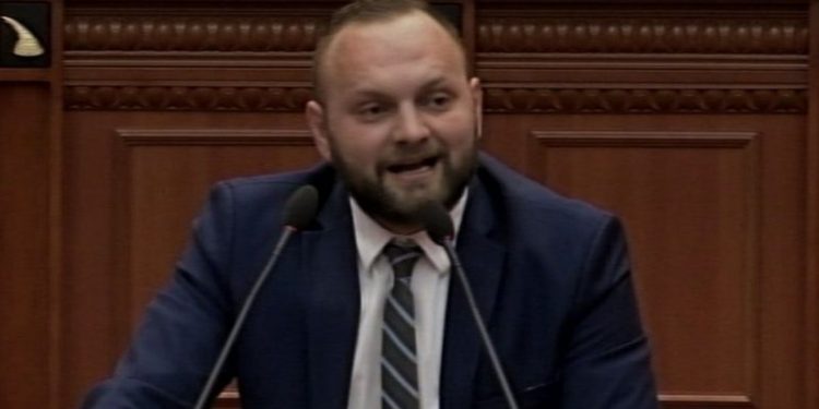Halit Valteri flet me emra: As Berisha dhe as Basha! Ja kush e meriton të jetë në krye të demokratëve