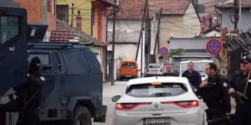 Paralajmërimi i ri amerikan/ Arrestime që godasin ish presidentë, deputetë…