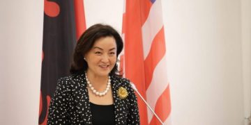 Zgjedhja e anëtarëve të KED, ambasadorja e SHBA: Hapet rruga e përfundimit të Gjykatës Kushtetuese në fillim të 2022. Inkurajojmë institucionet…