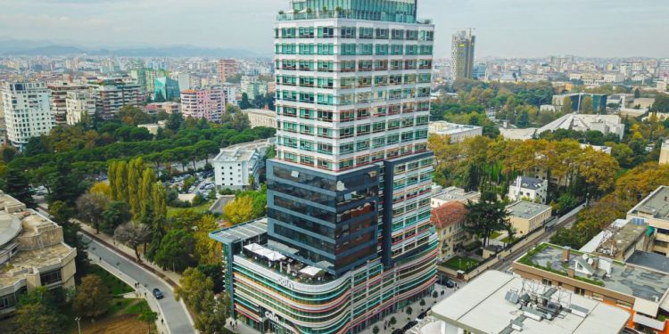 Zonja Albana Vokshi! Zyrat e Berishës janë te ABA Center, në kullën luksoze të Bashkim Ulajt