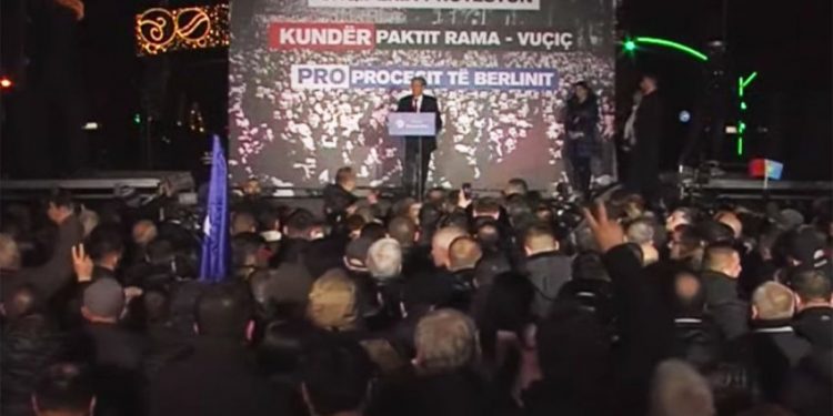 Mediat serbe “djegin” Tiranën, shihni se çfarë shkruajnë për protestën që organizoi Sali Berisha