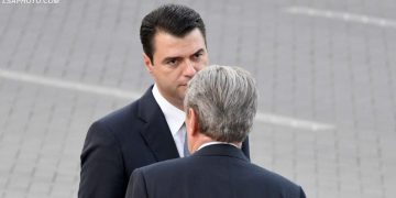 Berisha shantazhon Bashën dhe qeverinë me trimëri imagjinare: Do nxjerr me radhë dosje të tjera! Garanton devollit se sa të jetë Saliu projekti 2 miliardë euro i Portit të Durrësit nuk do bëhet