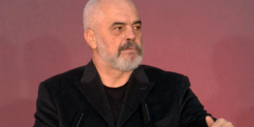 Rama mesazh demokratëve nga Bubqi: S’ju ndahem si hije gjithë jetën, ju jap dorën kur rrëzoheni