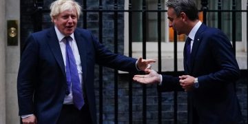 “Na keni vjedhur”! Pse po “zihen” Greqia me Britaninë e Madhe?!