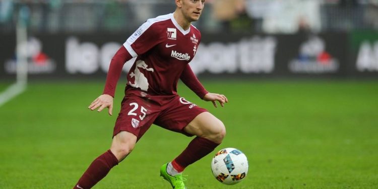 Reja e injoron, mbrojtësi shqiptar shpallet lojtari i muajit