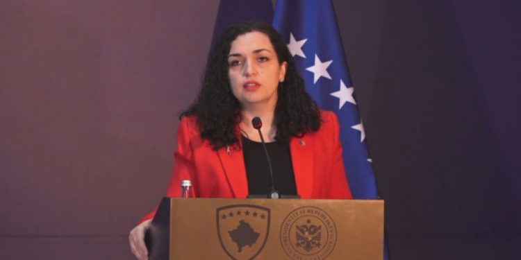 Presidenti kroat në Kosovë, Vjosa Osmani: Nuk do t’i bashkohemi nismës “Open Ballkan”