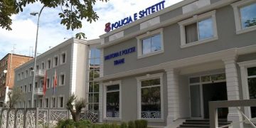 Akuza për mashtrim dhe shpërdorim detyre, SHÇBA arreston shefin e njësisë “Fast Albania”