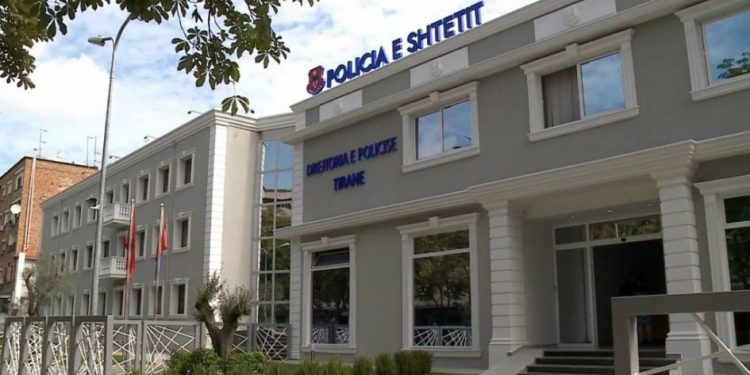 Akuza për mashtrim dhe shpërdorim detyre, SHÇBA arreston shefin e njësisë “Fast Albania”