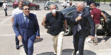 “Do të nxirret butësisht nga zyra”, Berisha tregon se si do ta largojë Bashën