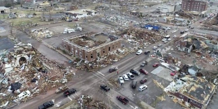 Shkatërrime të mëdha, dëmet ende po llogariten! 100 viktima nga tornadot në SHBA