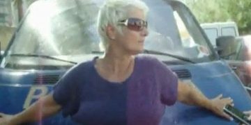 VIDEO/ Kryeperla e Kuvendit të Berishës, “Shën Eleonora” e Gjirokastrës vetëshpallet kandidatja e ardhshme për bashkinë