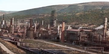 Nafta shqiptare, vdekja e ngadaltë e një industrie gjigante
