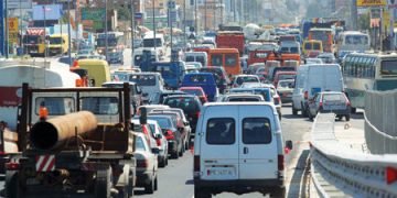 Një vendim për tu përshëndetur nga qytetarët e Tiranës: Pas betoniereve, bllokohet qarkullimi i mjeteve që transportojnë mallra