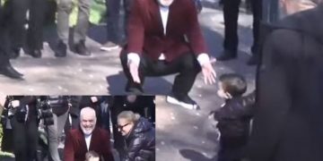 “Hajde këtu”! Rama hap krahët për ta përqafuar: Reagimi i fëmijës i shkrin të gjithë së qeshuri (Pamjet që po ‘thyejnë’ rrjetin)