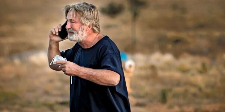 Vrau në sheshxhirim kineasten e njohur, aktori i njohur bën veprimin e papritur dhe bashkëpunon me hetimin, cili është misteri që fshihet?