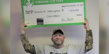 Kur fati të vjen në derë/ Shkoi për të blerë çokollata dhe kthehet me 1 milionë dollarë