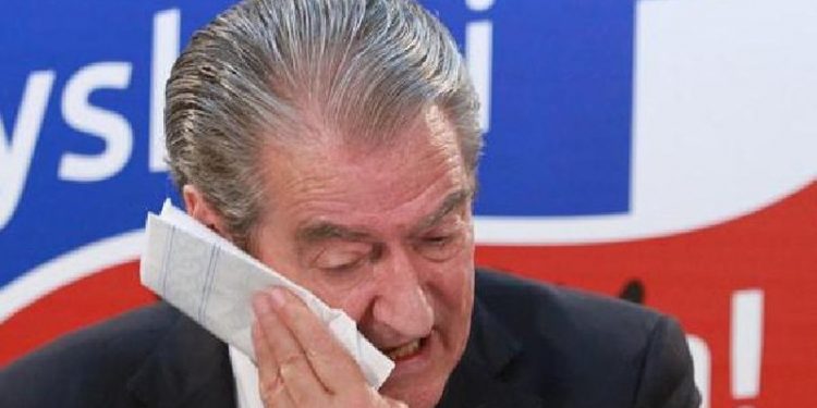 “Keni të zeza të tjera, ky është personazhi i njohur që keni vrarë dhe zhdukur”! Gazetari i njohur plas të tjera akuza “bombë: Ja si reagon Sali Berisha (Video)