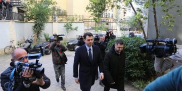 Basha dëshmon në Prokurori dhe kërkon të nisin hetimet për Berishën, akuzon ish-kryetarin si organizator dhe frymëzues të dhunës në PD