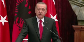 Erdogan me listë me vete për “prerjen e kokave” të armiqve gylenistë në Tiranë, Rama përpara sfidës së madhe