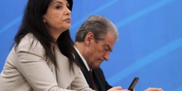 Jozefina Topalli braktis sërish Berishën në Shkodër, nuk i bashkohet tubimit për 31-vjetorin e PD