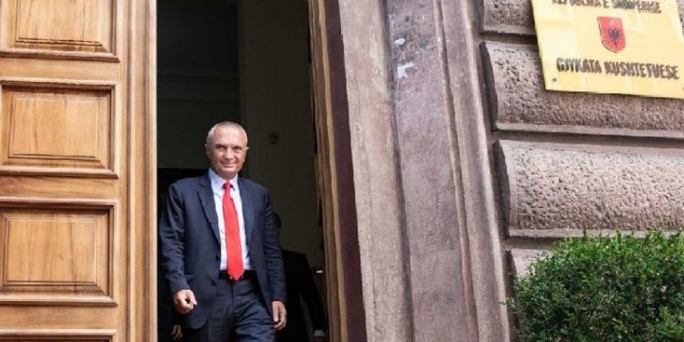 Nesër vendoset fati i Metës: Mbi 90 prova në gjykatë nga Kuvendi për të vulosur shkarkimin, nga dëshmi, te video e shkresa